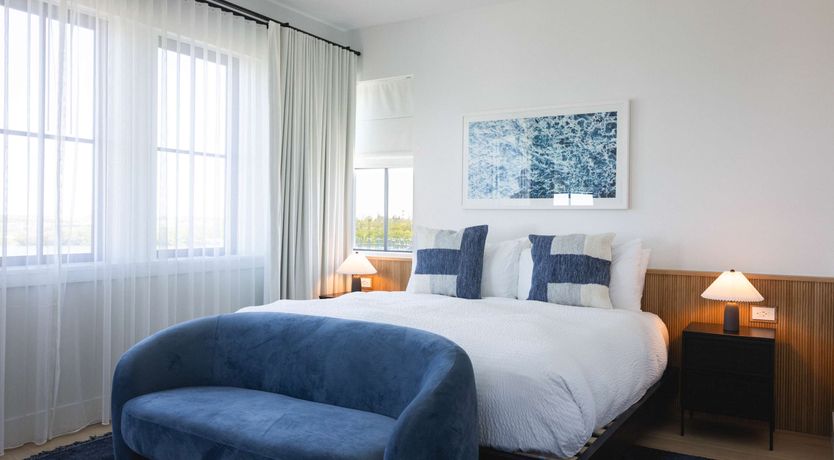 Photo of Waterfront Pearl