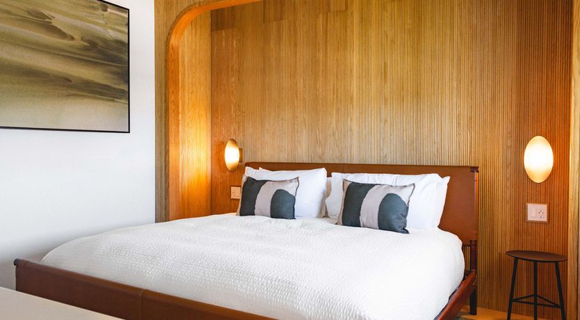 Photo of Waterfront Pearl