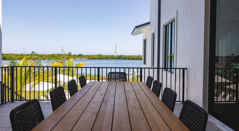 Photo of Waterfront Pearl