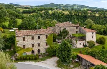 The Rustic Manor Holiday Home
