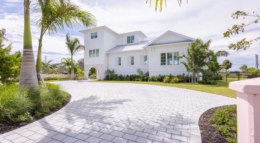 Photo of Island Sophisticate