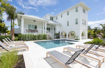 Island Sophisticate Holiday Home