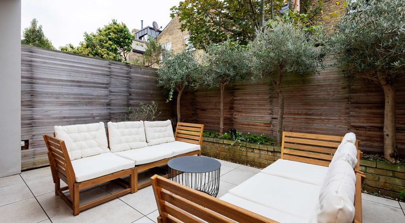 Photo of London Terrace