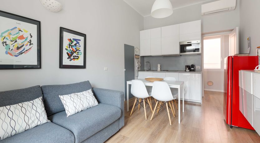 Photo of Graceful & Bold