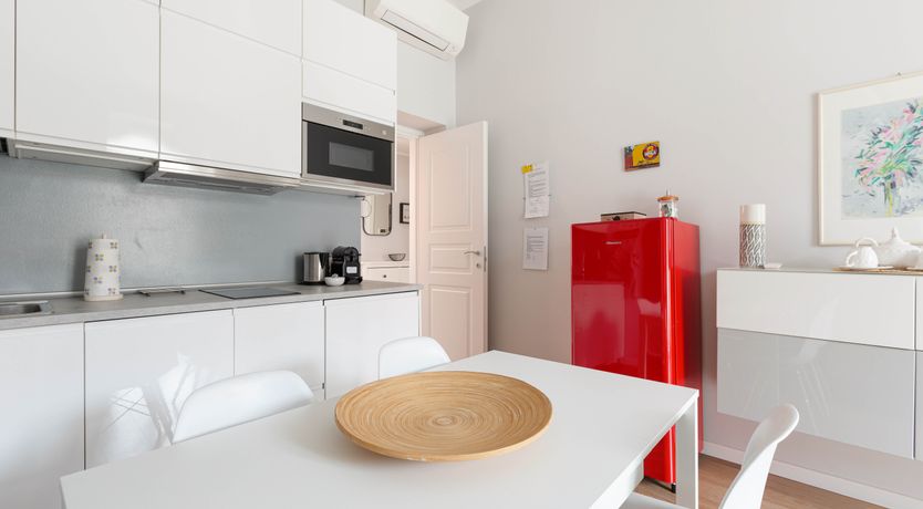 Photo of Graceful & Bold