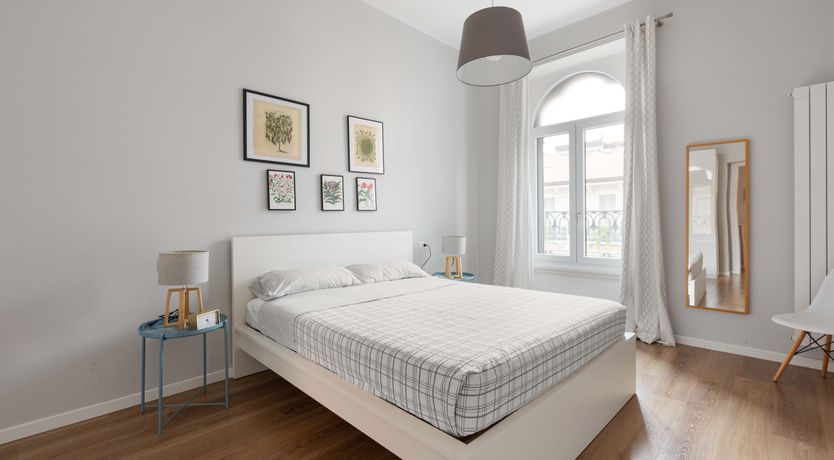 Photo of Graceful & Bold