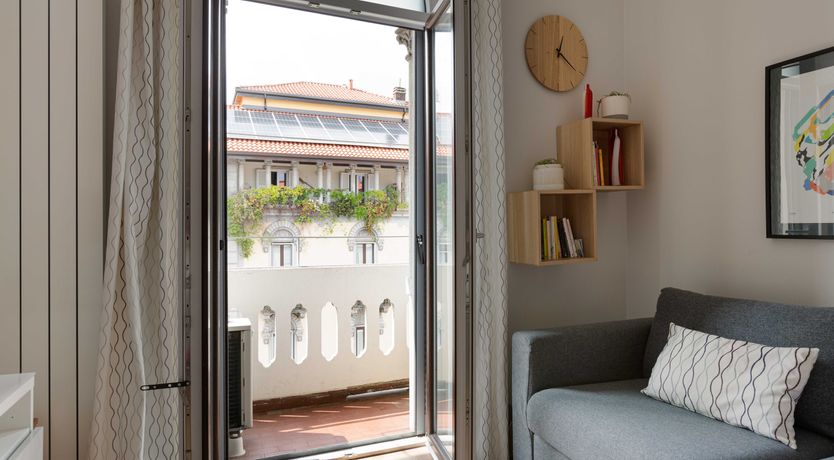 Photo of Graceful & Bold