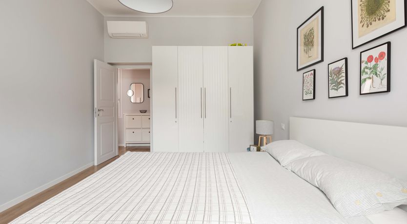 Photo of Graceful & Bold