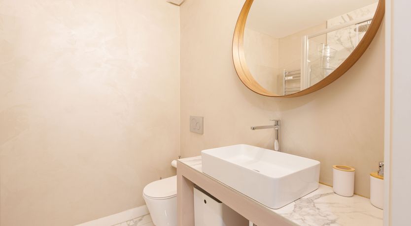 Photo of Milano Chrome