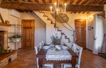 The Frescoed Coat of Arms Holiday Home