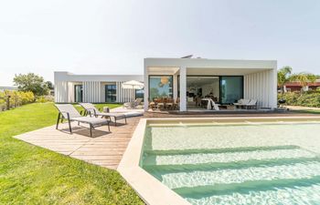 Lakeview Escape Holiday Home