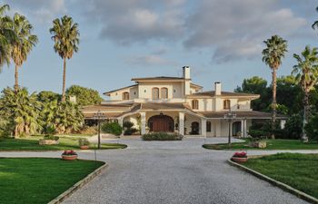 Out of Oria Holiday Home