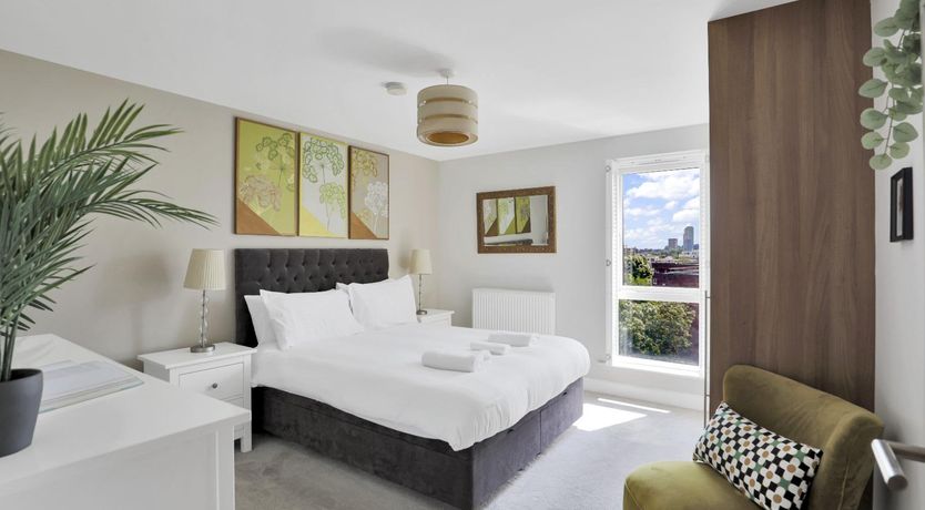 Photo of Jade & Emerald