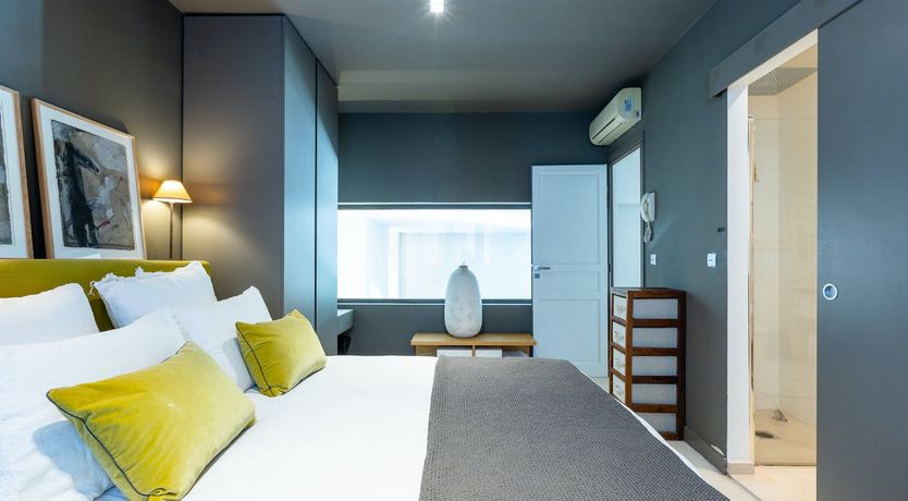 Photo of Dame De Fer