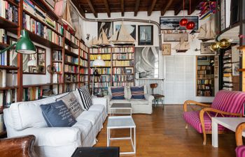 Marvelous Oasis Holiday Home