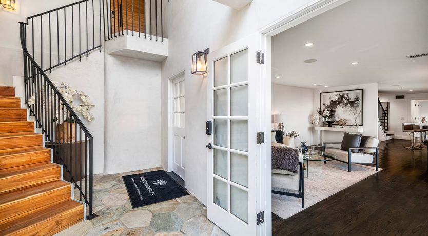 Photo of Hollywood Heights