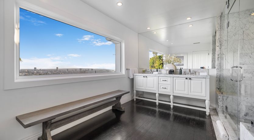 Photo of Hollywood Heights