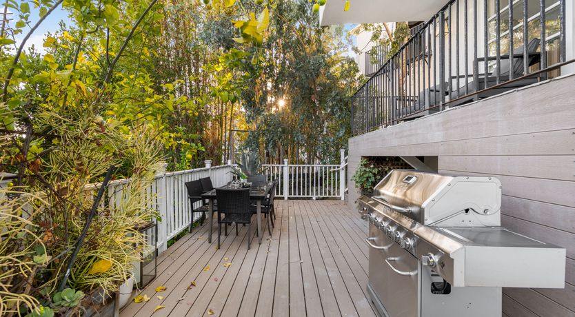 Photo of Hollywood Heights