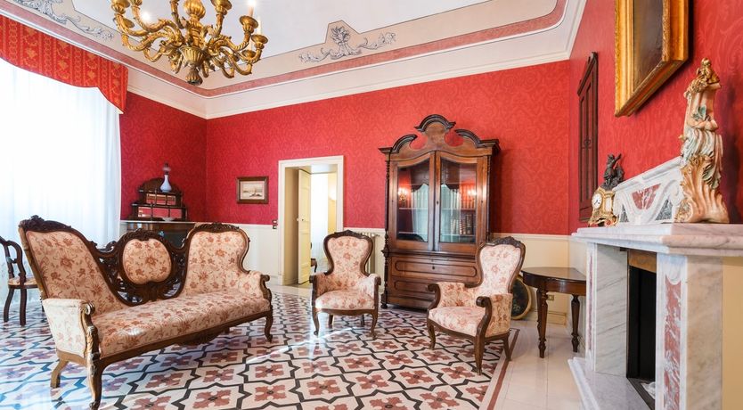 Photo of Golden & Regal