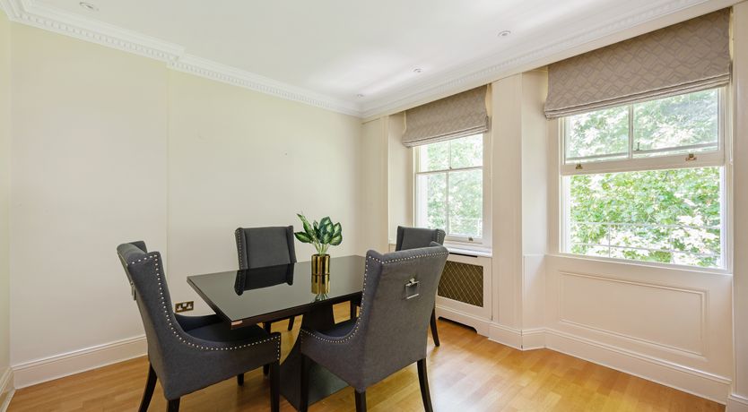 Photo of Knightsbridge Grandeur