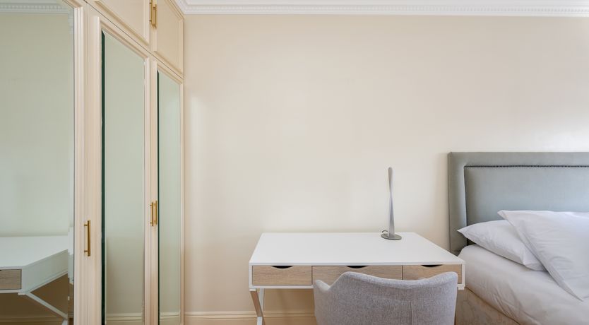 Photo of Knightsbridge Grandeur