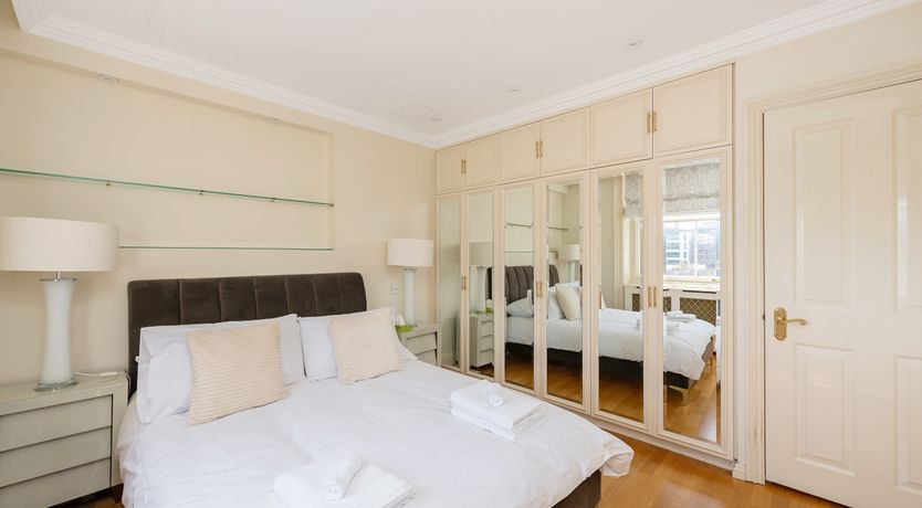 Photo of Knightsbridge Grandeur