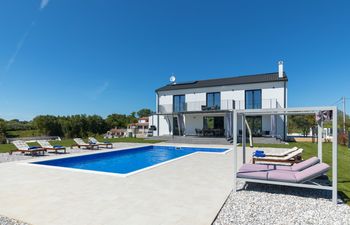 Stone Comfort Holiday Home