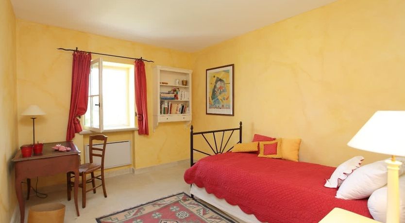 Photo of Gordes Getaway