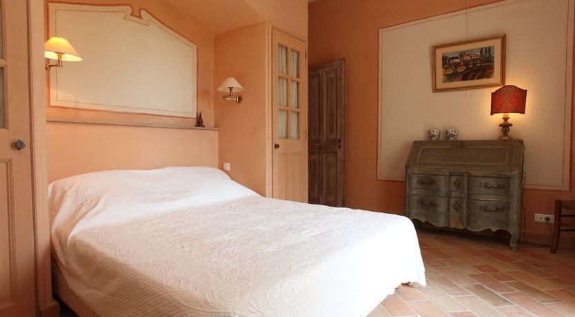 Photo of Gordes Getaway