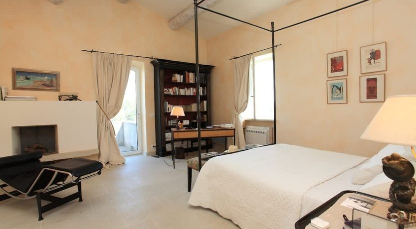 Photo of Gordes Getaway