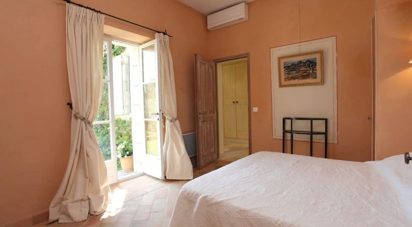 Photo of Gordes Getaway