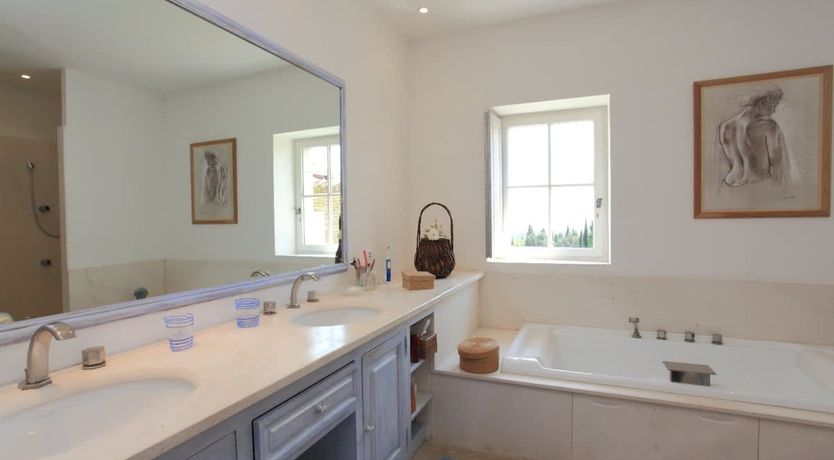 Photo of Gordes Getaway