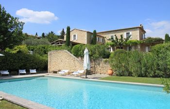 Gordes Getaway Holiday Home