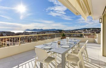Rose & Spice Holiday Home