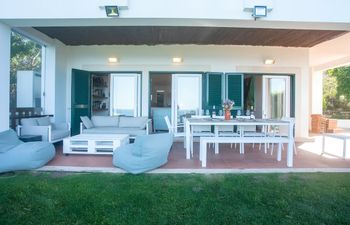 Lush Lullaby Holiday Home