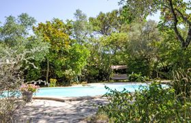 Photo of la-garrigue