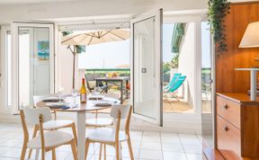 Photo of Les terrasse de la Chambre d'Amour Apartment 4