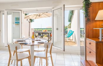 Les terrasse de la Chambre d'Amour Apartment 4 Holiday Home