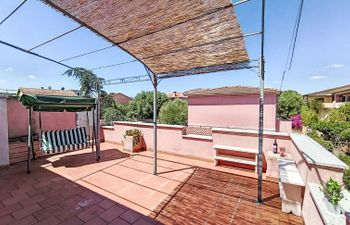 Luna Holiday Home