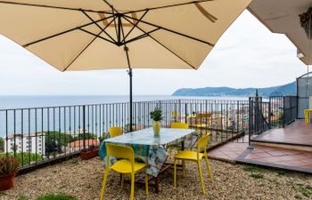 Ginestra Holiday Home