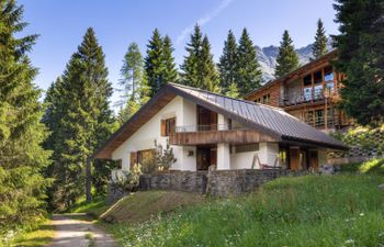 Larice Holiday Home