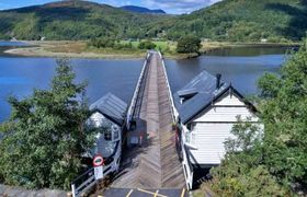 Photo of toll-bridge-cottage