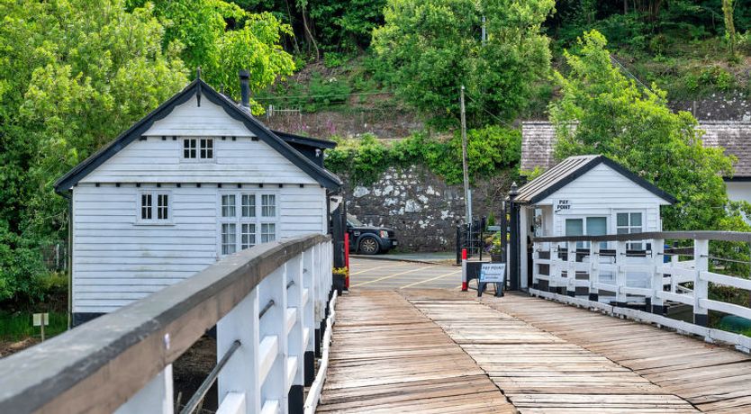 Photo of Toll Bridge Cottage
