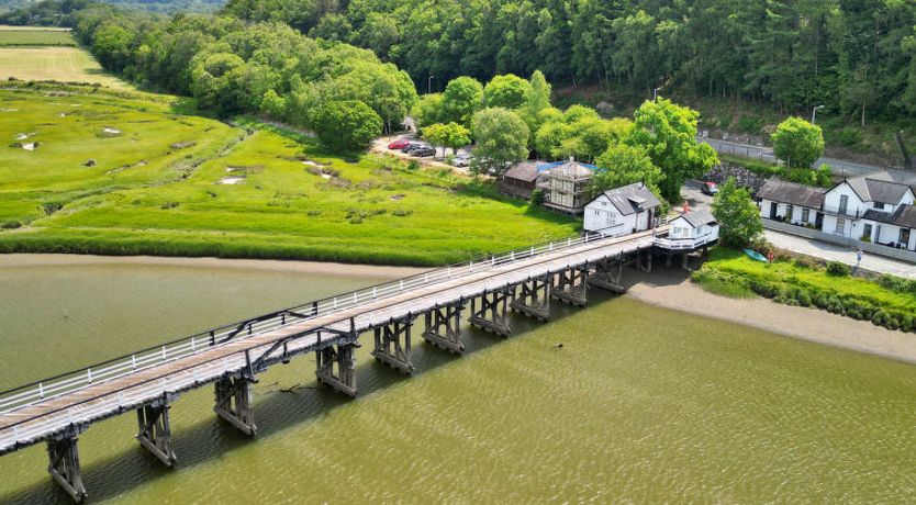 Photo of Toll Bridge Cottage