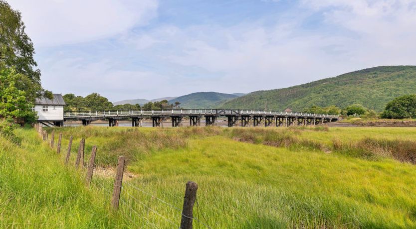 Photo of Toll Bridge Cottage