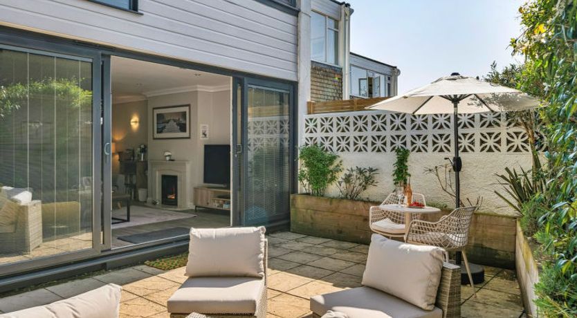 Photo of Dart Retreat