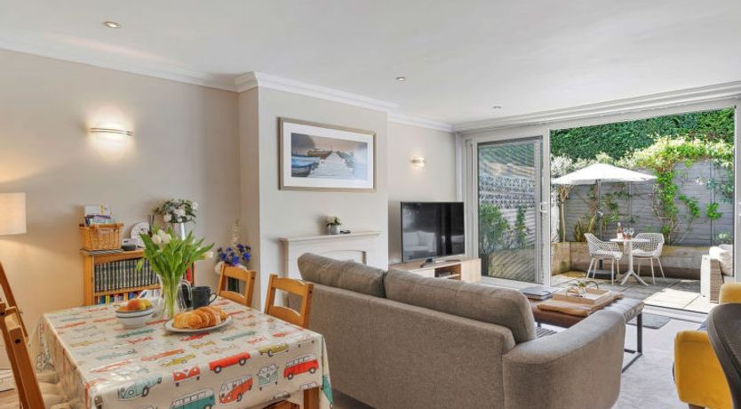 Photo of Dart Retreat