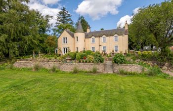 Glenquiech House Holiday Home