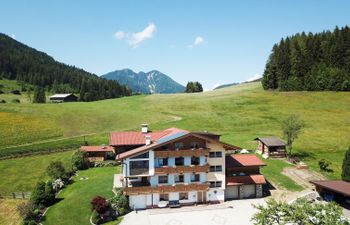Berganger Apartment 3 Holiday Home