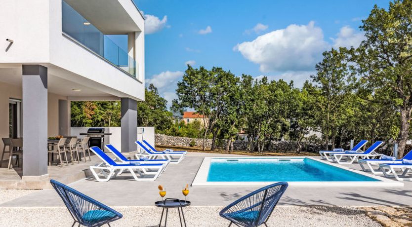 Photo of Green & Blue